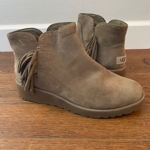 Ugg Cindy Boot Size 11